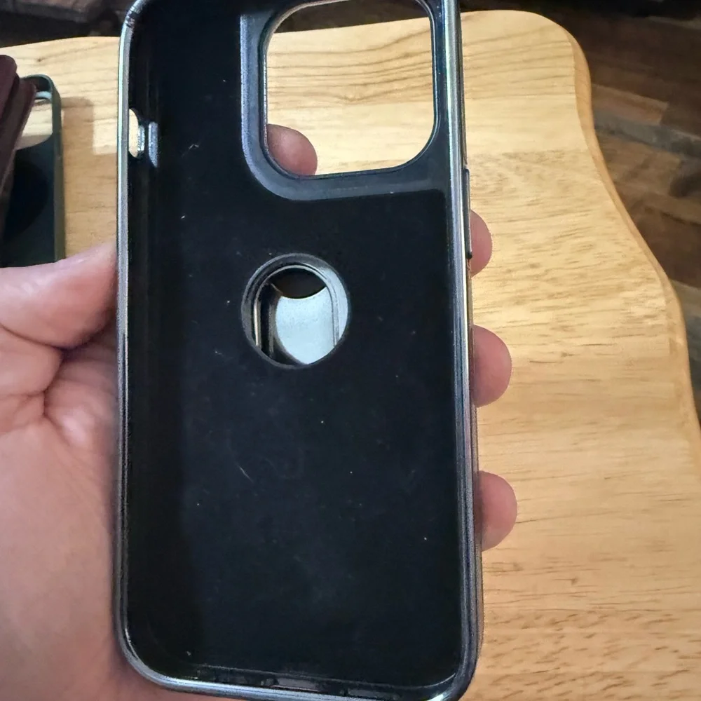 Men’s iPhone 14 Pro cases.